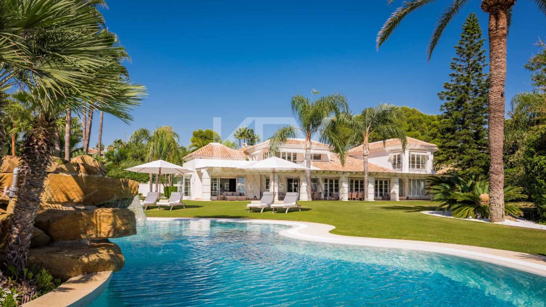Perfect beachside villa for rent in Los Monteros, Marbella