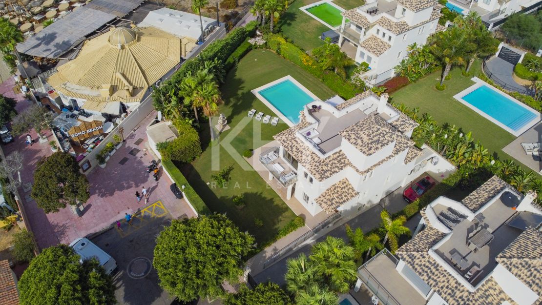 Stunning frontline beach villa for sale in Marbella East