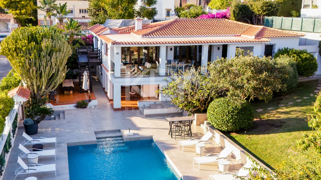 Modern villa for sale in a perfect location, in La Campana, Nueva Andalucia, Marbella