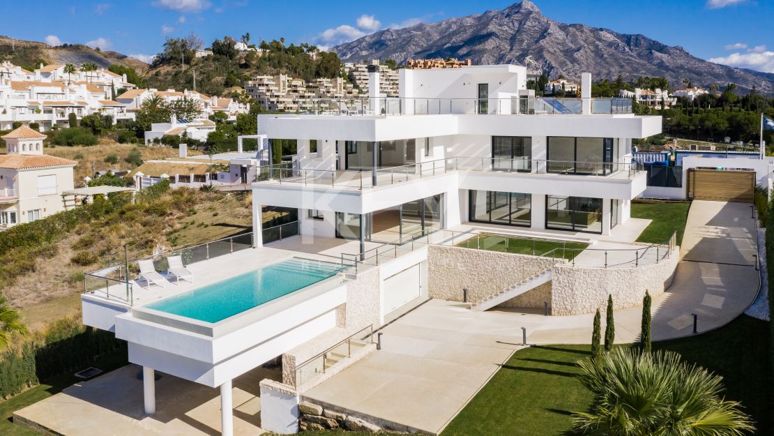 Modern new villa for sale in Nueva Andalucia, Marbella