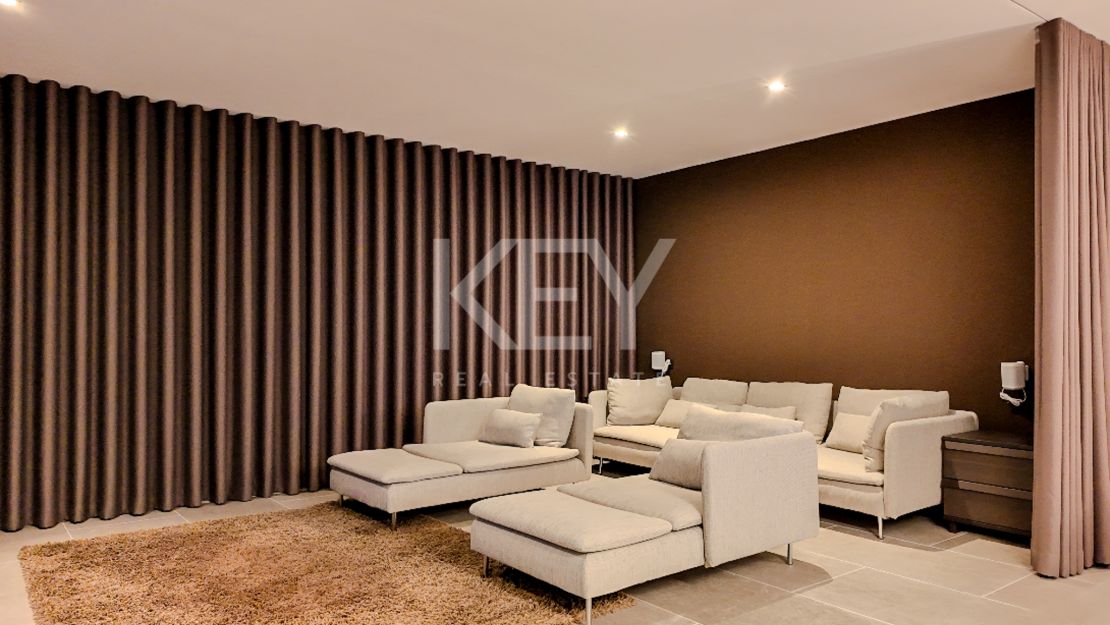 Фантастическая вилла на продажу в Лос Фламингос, Бенаавис