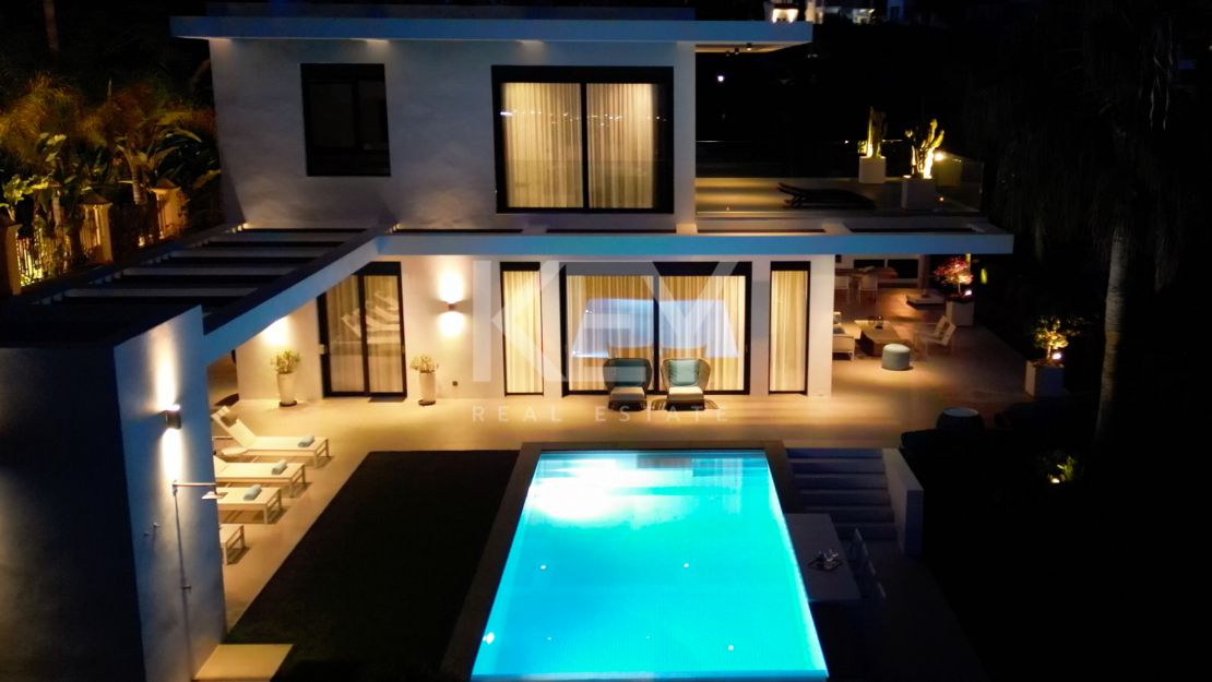 Фантастическая вилла на продажу в Лос Фламингос, Бенаавис