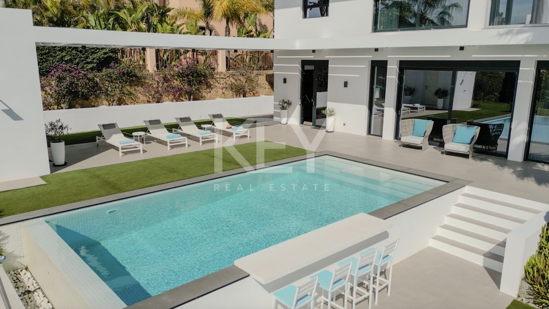 Фантастическая вилла на продажу в Лос Фламингос, Бенаавис