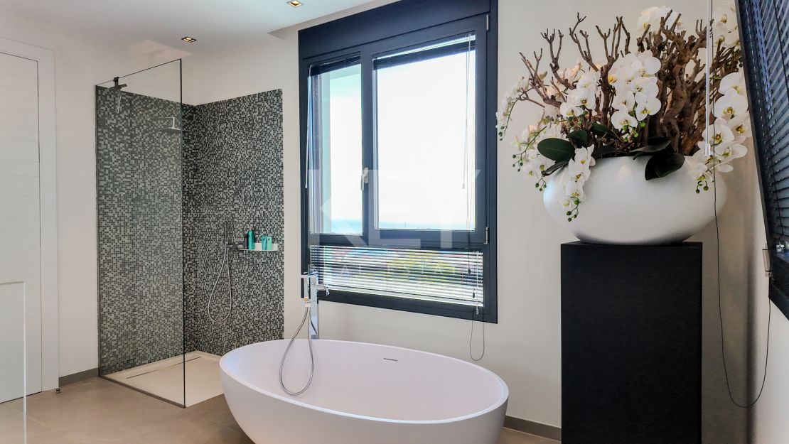 Фантастическая вилла на продажу в Лос Фламингос, Бенаавис