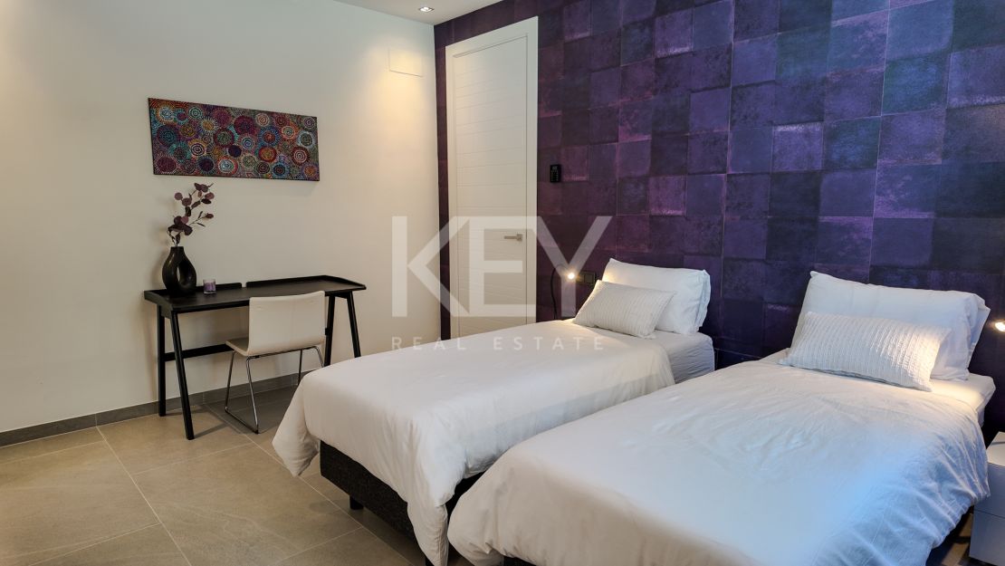 Фантастическая вилла на продажу в Лос Фламингос, Бенаавис