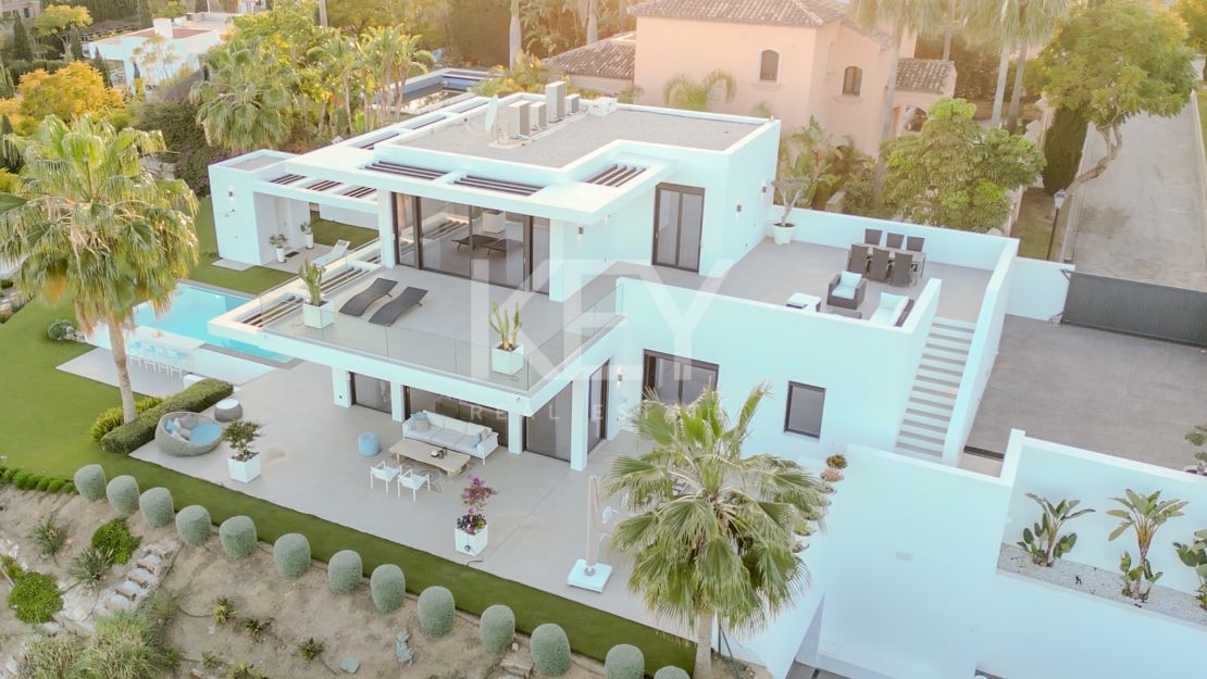 Фантастическая вилла на продажу в Лос Фламингос, Бенаавис