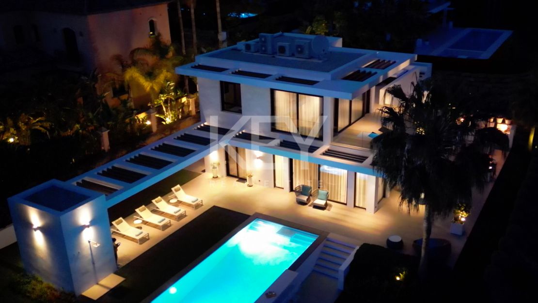 Фантастическая вилла на продажу в Лос Фламингос, Бенаавис