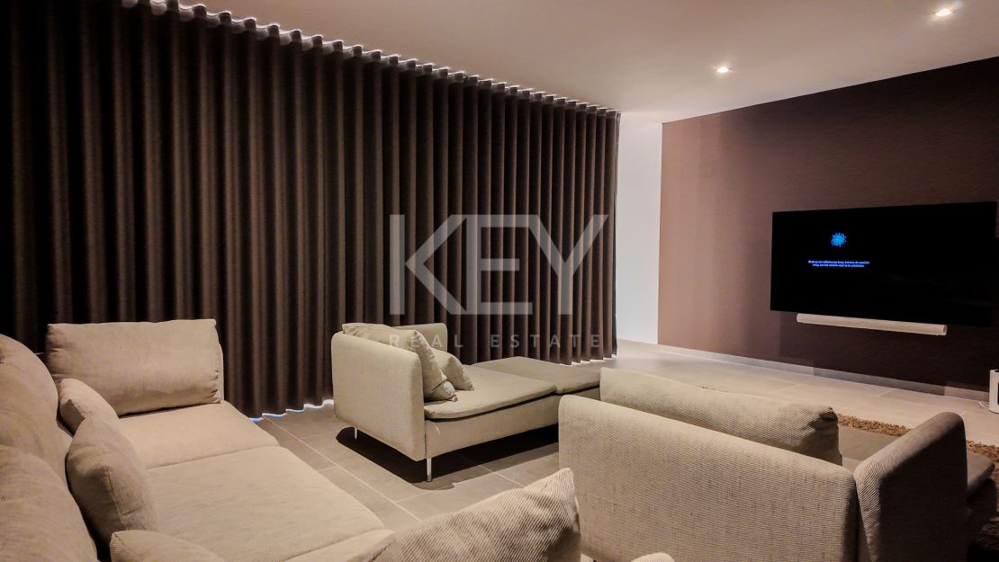 Фантастическая вилла на продажу в Лос Фламингос, Бенаавис