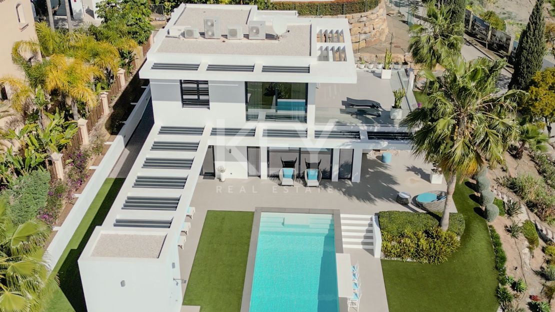 Фантастическая вилла на продажу в Лос Фламингос, Бенаавис