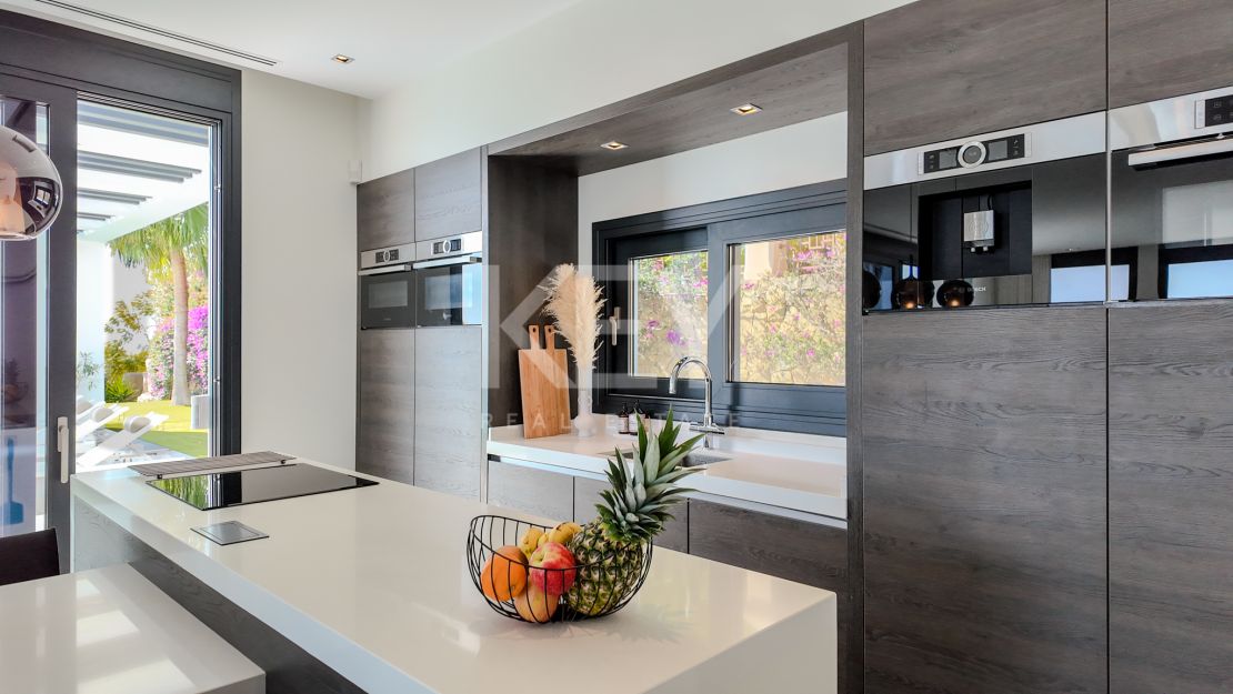 Фантастическая вилла на продажу в Лос Фламингос, Бенаавис