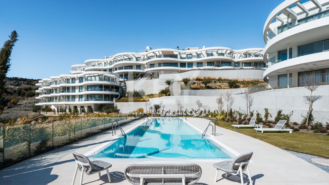 Роскошные и современные апартаменты на первом этаже на продажу в Бенаависе