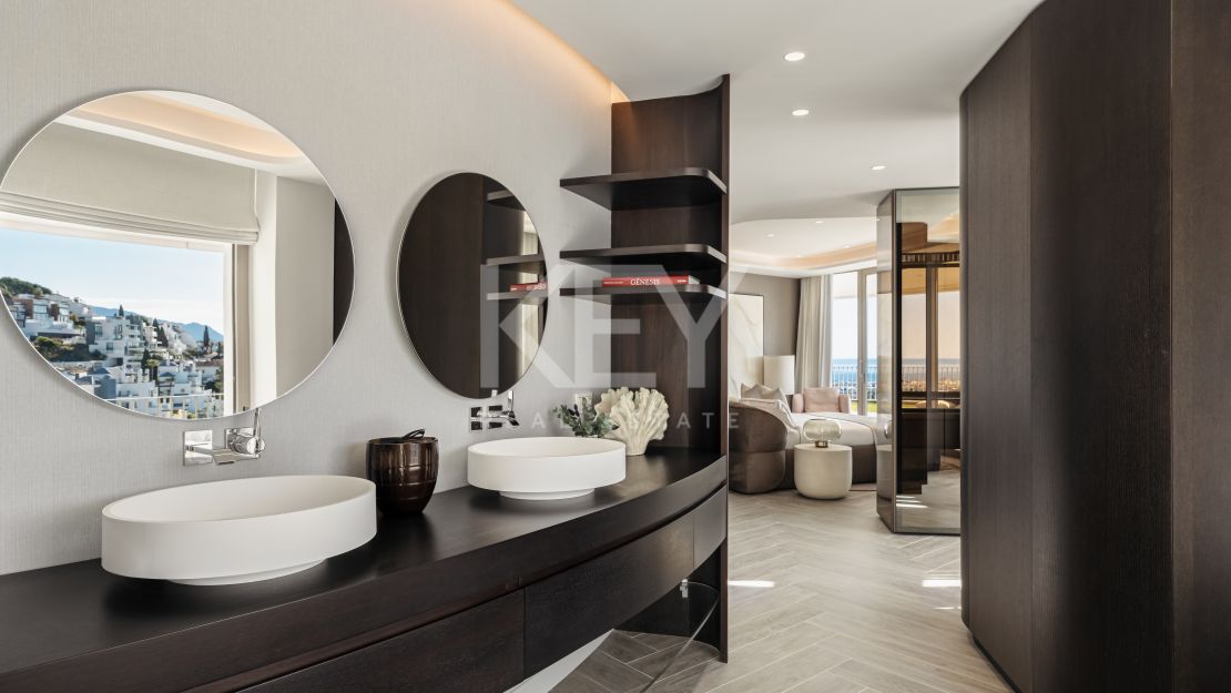 Роскошные и современные апартаменты на первом этаже на продажу в Бенаависе