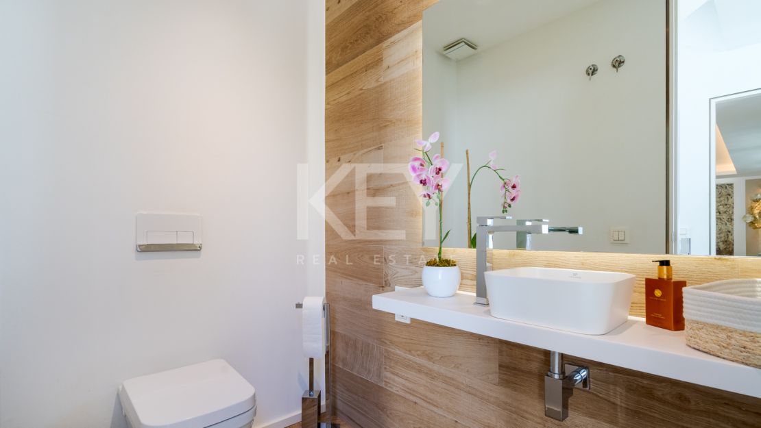 Роскошная вилла в Мирадоре дель Параисо, Бенахавис, Малага