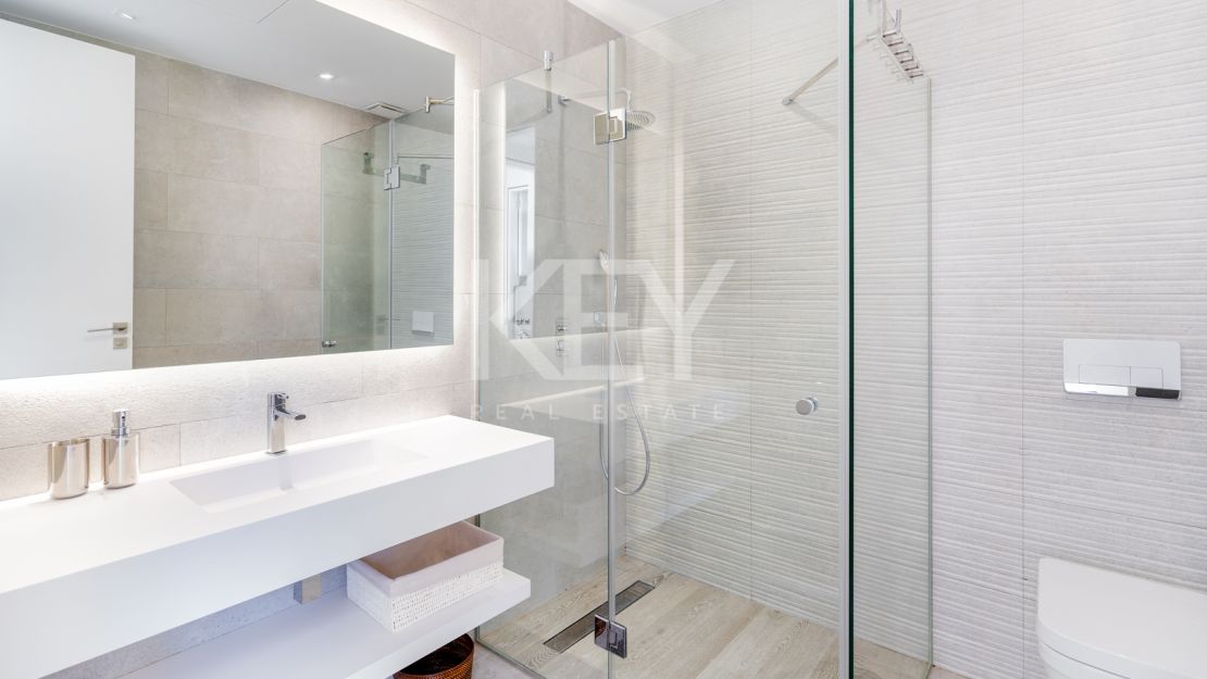 Роскошная вилла в Мирадоре дель Параисо, Бенахавис, Малага