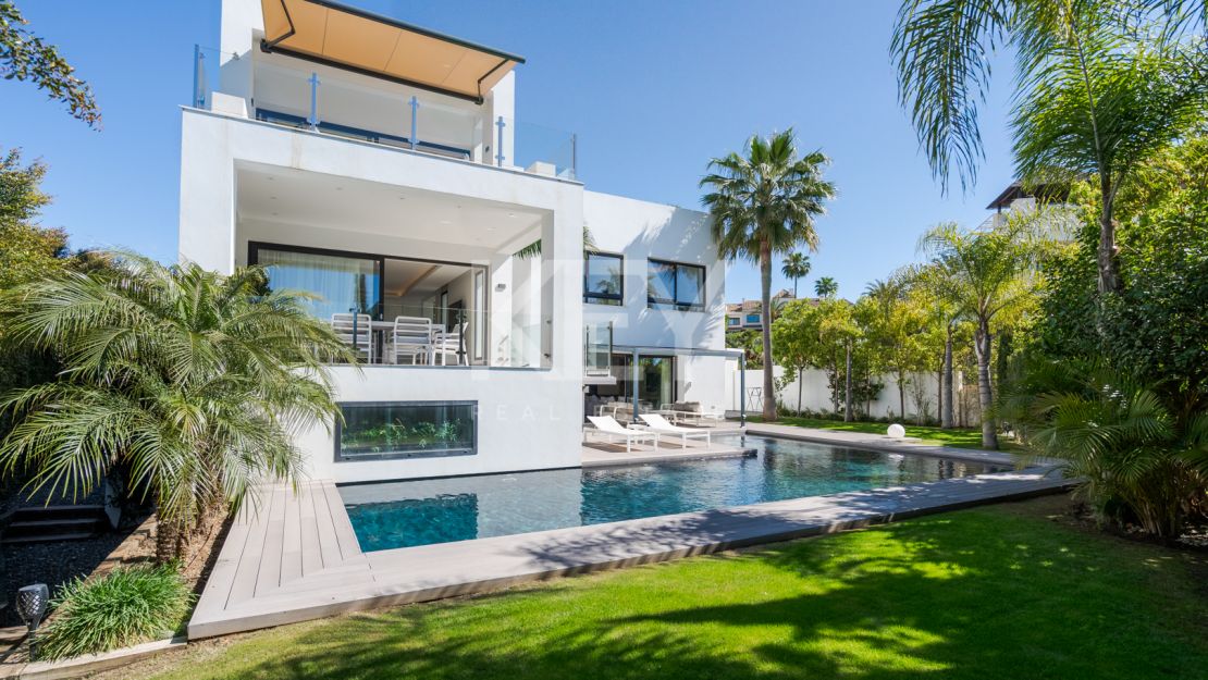 Luxury Villa in Mirador del Paraiso, Benahavis, Malaga