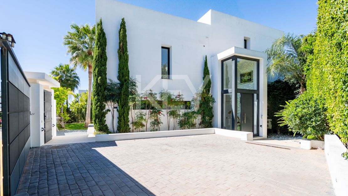 Роскошная вилла в Мирадоре дель Параисо, Бенахавис, Малага