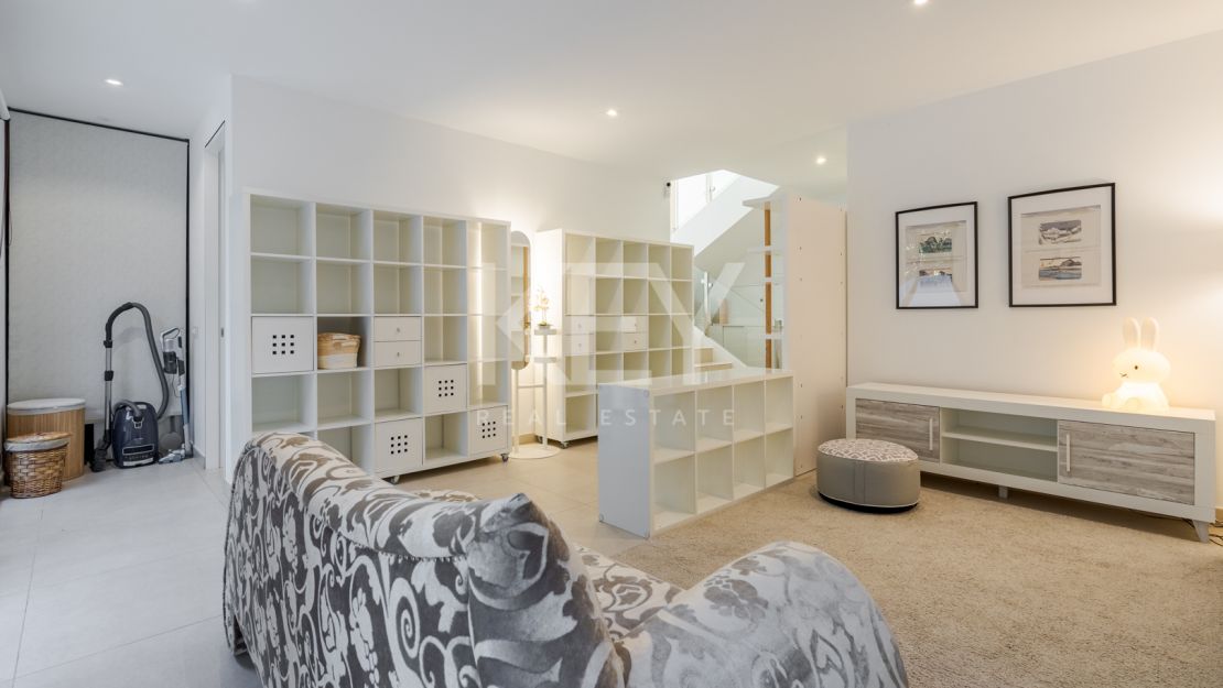 Роскошная вилла в Мирадоре дель Параисо, Бенахавис, Малага