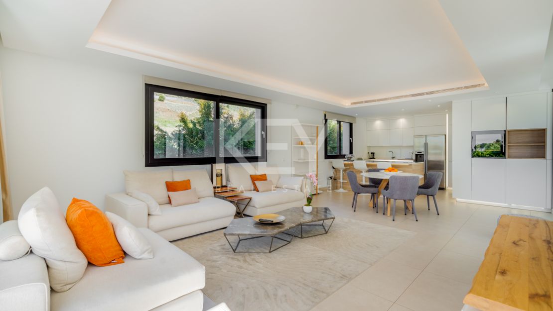 Роскошная вилла в Мирадоре дель Параисо, Бенахавис, Малага