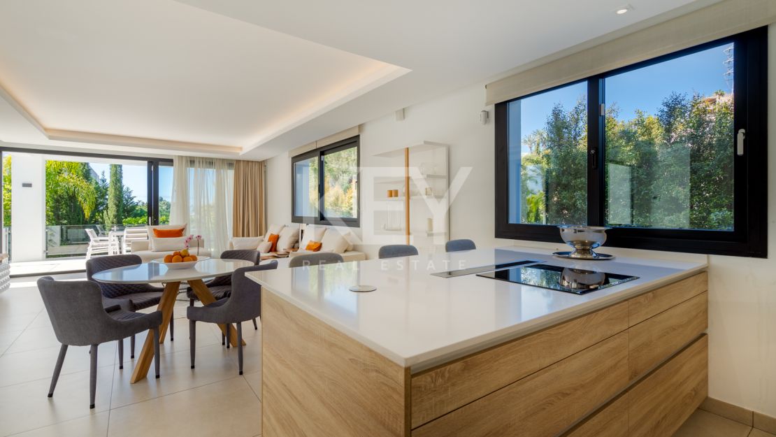 Роскошная вилла в Мирадоре дель Параисо, Бенахавис, Малага