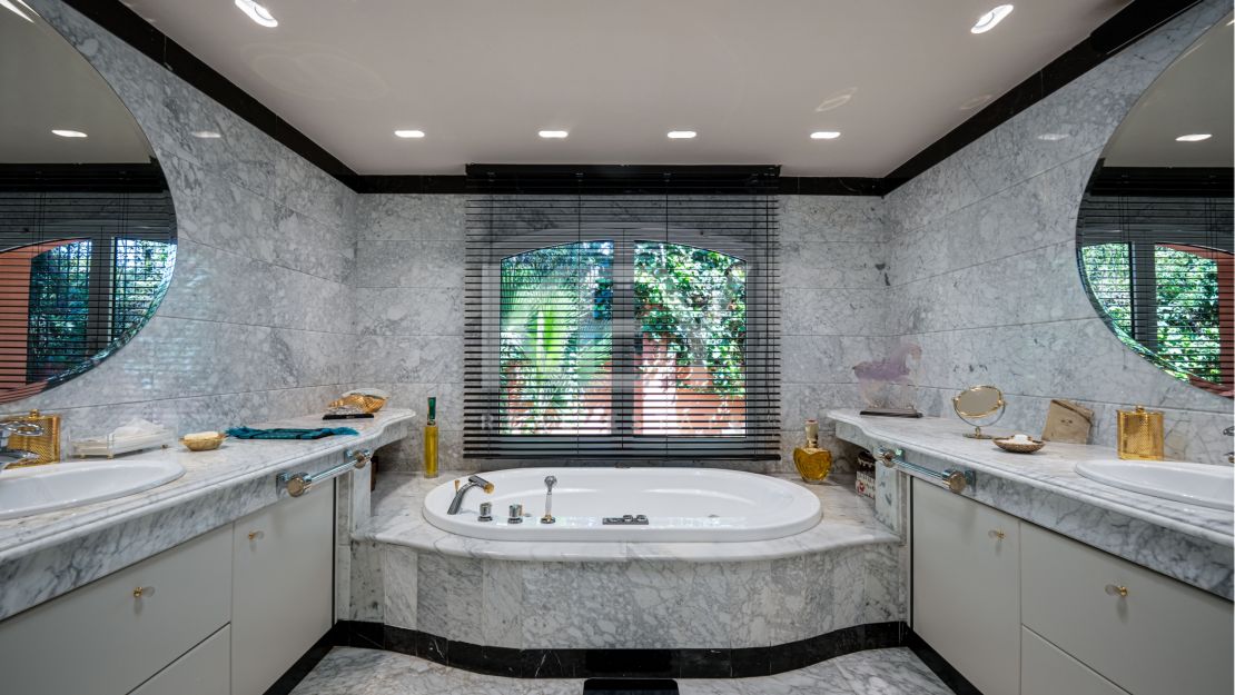 Продается великолепный особняк в самом сердце Золотой Мили, Марбея