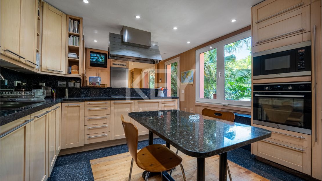 Продается великолепный особняк в самом сердце Золотой Мили, Марбея