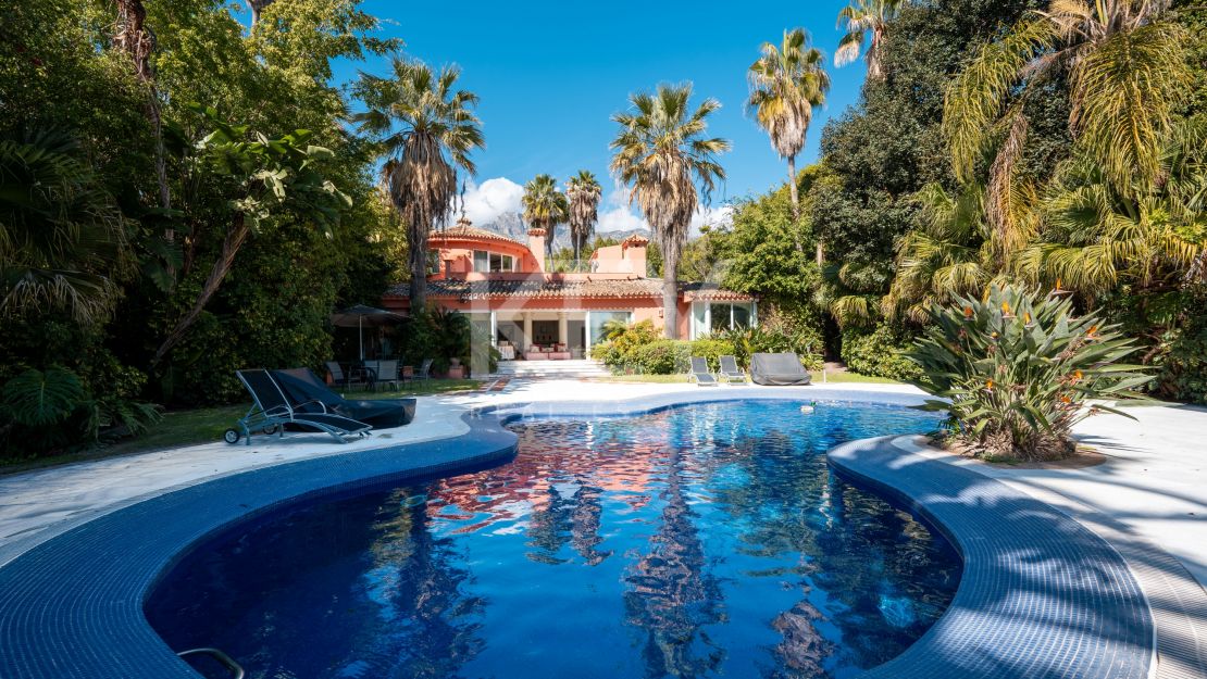 Gorgeous mansion for sale in the heart of the Golden Mile, Marbella