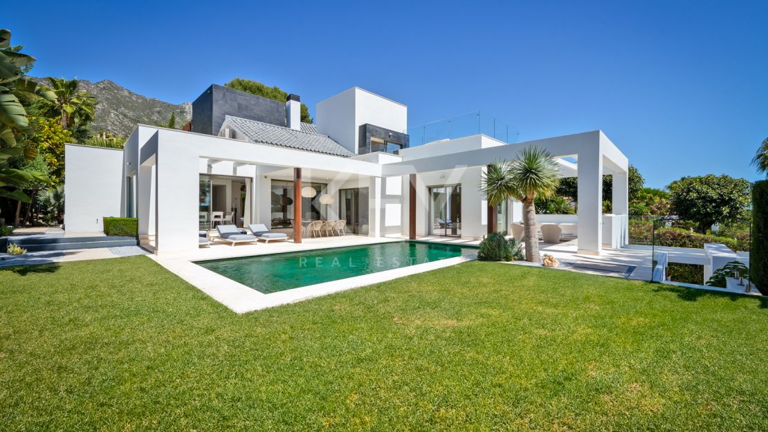 Luxurious villa for sale in the best location in Sierra Blanca, the Golden Mile, Marbella