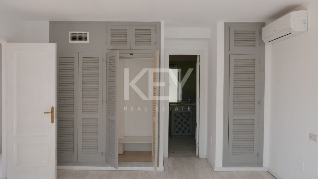 Great renovation opportunity villa for sale in los Naranjos Hill Club, Nueva Andalucia, Marbella