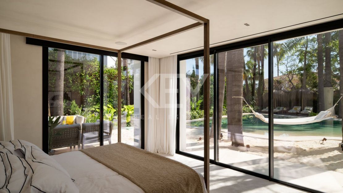 Уникальная вилла в тропическом стиле с потрясающим внутренним SPA и бассейном в Нуэва Андалусия, Марбелья