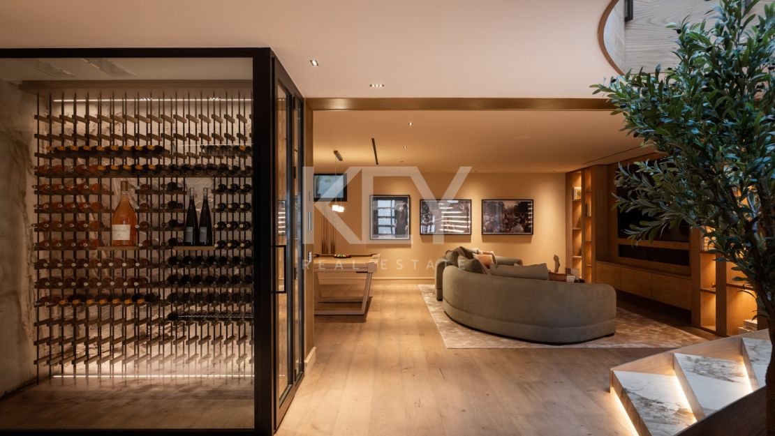 Уникальная вилла в тропическом стиле с потрясающим внутренним SPA и бассейном в Нуэва Андалусия, Марбелья