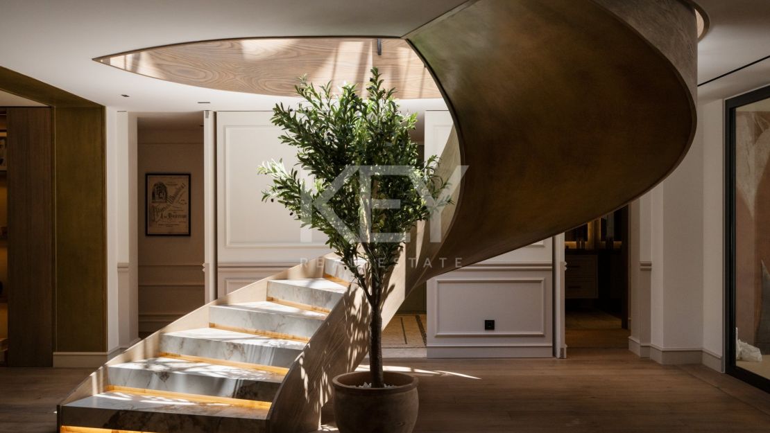 Уникальная вилла в тропическом стиле с потрясающим внутренним SPA и бассейном в Нуэва Андалусия, Марбелья