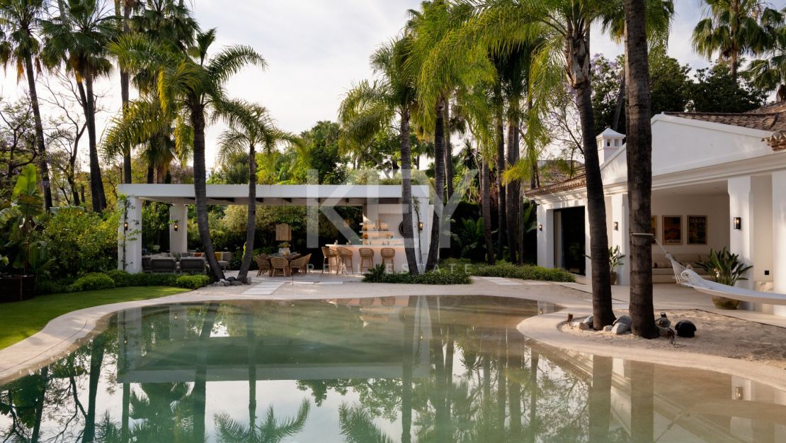 Уникальная вилла в тропическом стиле с потрясающим внутренним SPA и бассейном в Нуэва Андалусия, Марбелья