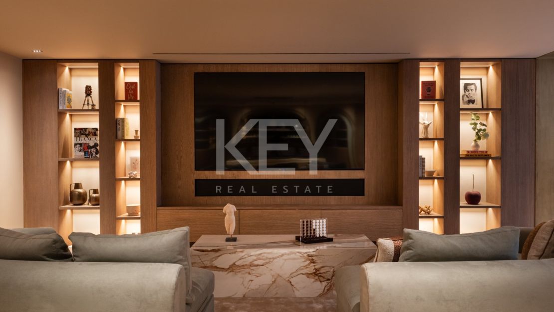 Уникальная вилла в тропическом стиле с потрясающим внутренним SPA и бассейном в Нуэва Андалусия, Марбелья