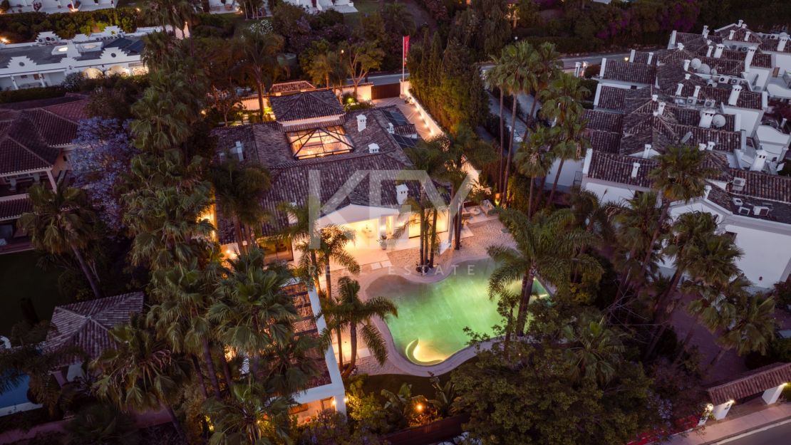 Уникальная вилла в тропическом стиле с потрясающим внутренним SPA и бассейном в Нуэва Андалусия, Марбелья