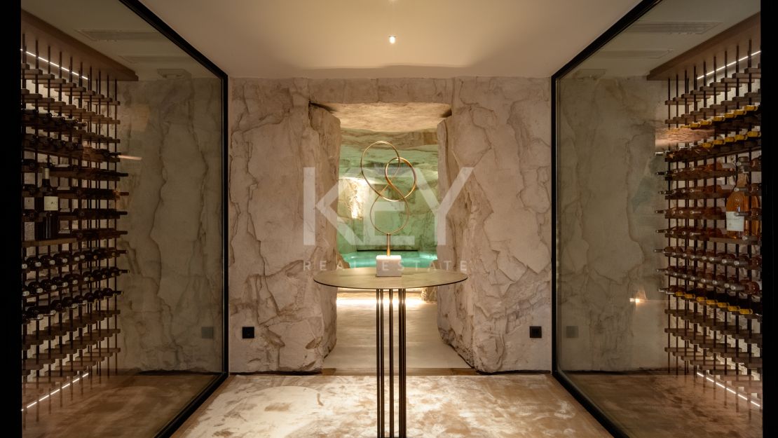 Уникальная вилла в тропическом стиле с потрясающим внутренним SPA и бассейном в Нуэва Андалусия, Марбелья