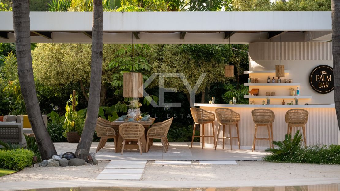 Уникальная вилла в тропическом стиле с потрясающим внутренним SPA и бассейном в Нуэва Андалусия, Марбелья