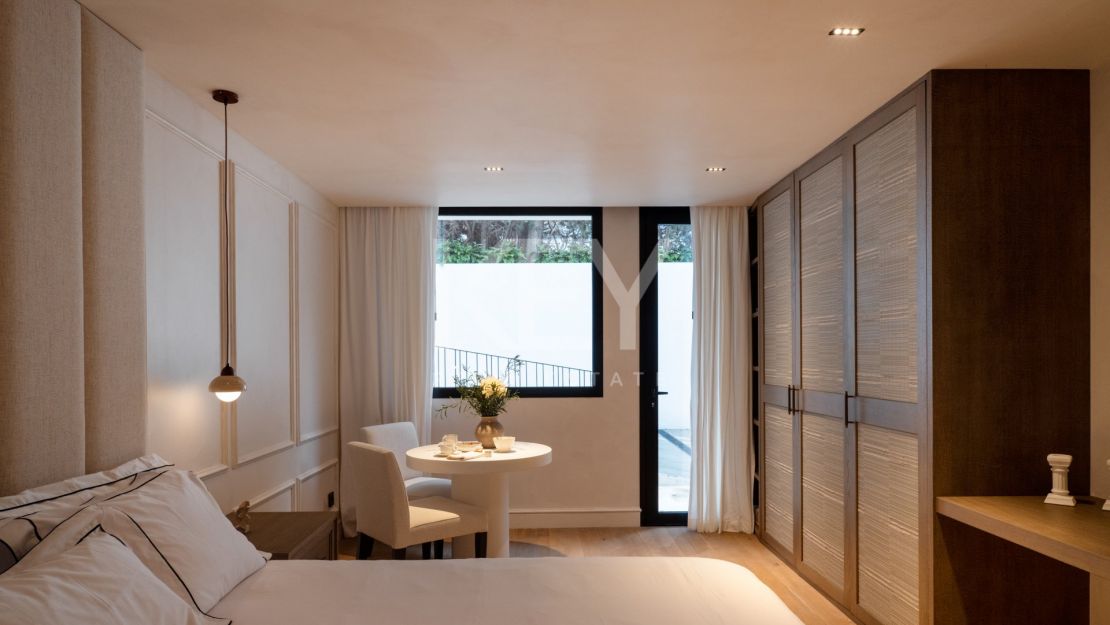 Уникальная вилла в тропическом стиле с потрясающим внутренним SPA и бассейном в Нуэва Андалусия, Марбелья