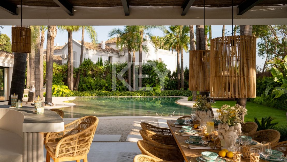 Уникальная вилла в тропическом стиле с потрясающим внутренним SPA и бассейном в Нуэва Андалусия, Марбелья