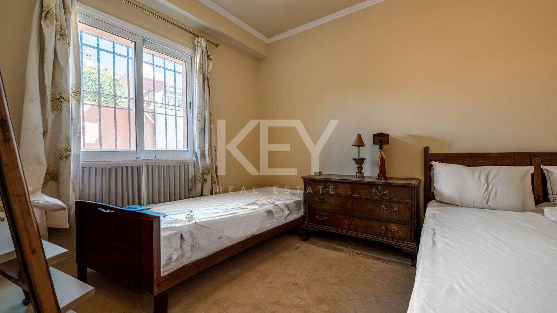 Семейная вилла в современном стиле на продажу в Касабланке, Золотая Миля, Марбея