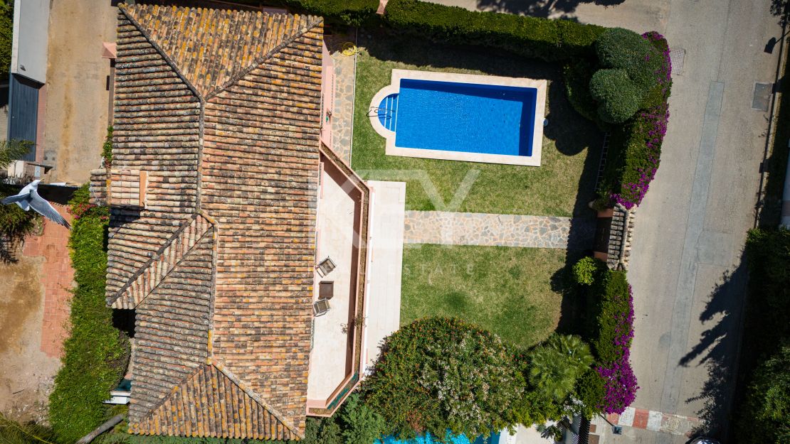 Семейная вилла в современном стиле на продажу в Касабланке, Золотая Миля, Марбея