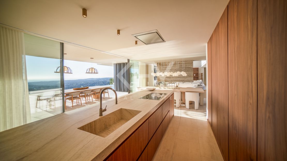 New modern villa ready to move in for sale in La Reserva, Sotogrande