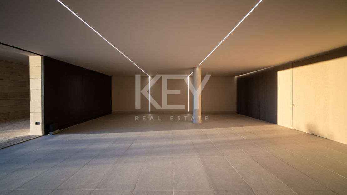 New modern villa ready to move in for sale in La Reserva, Sotogrande