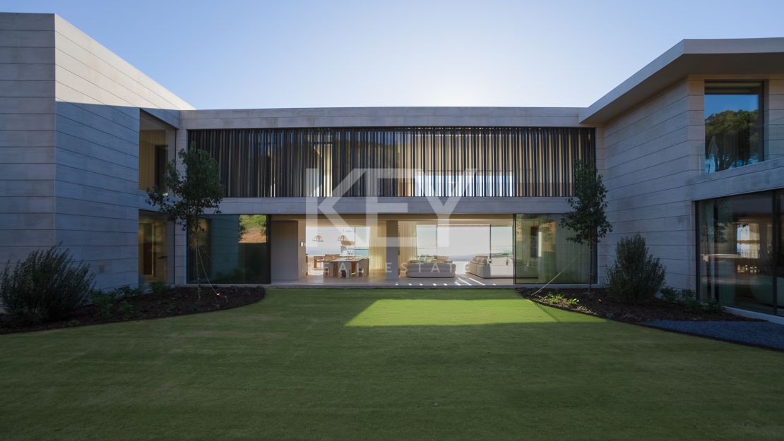 New modern villa ready to move in for sale in La Reserva, Sotogrande