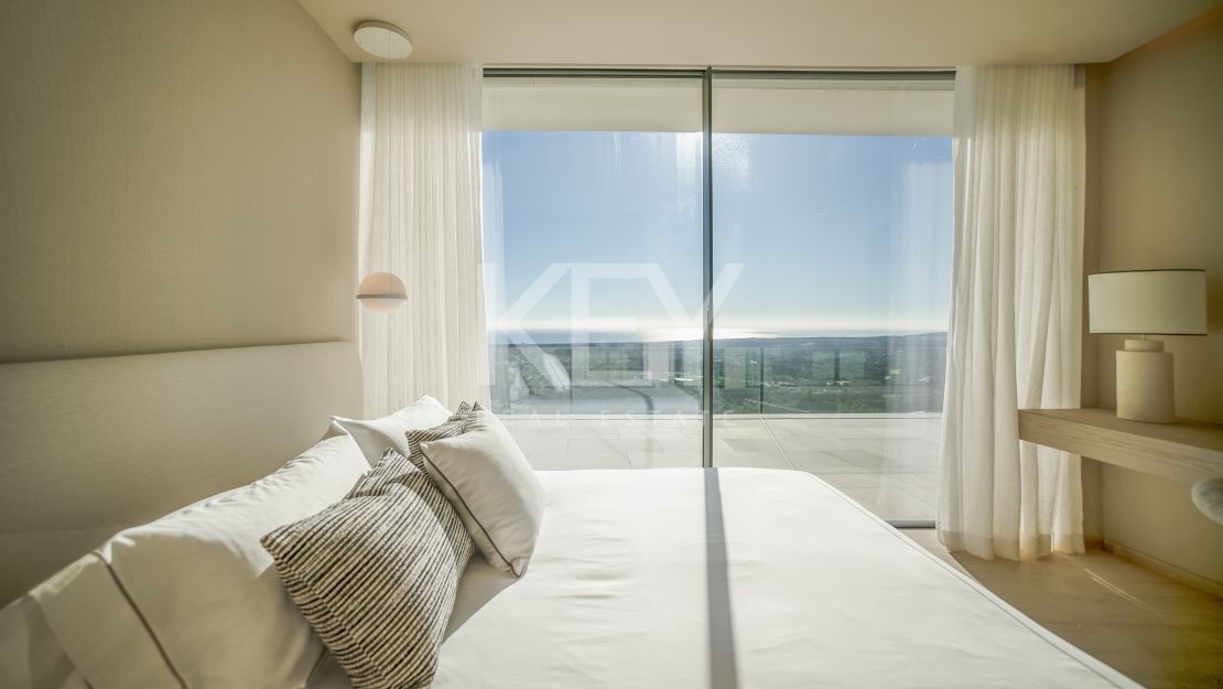 New modern villa ready to move in for sale in La Reserva, Sotogrande