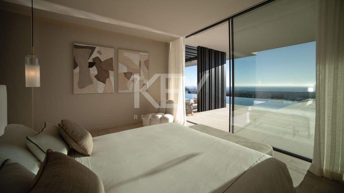 New modern villa ready to move in for sale in La Reserva, Sotogrande