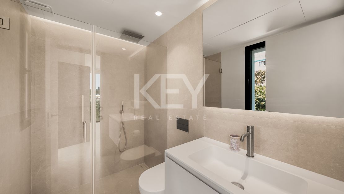 Contemporary Mediterranean Villa with Private Pool and Landscaped Gardens in El Paraíso