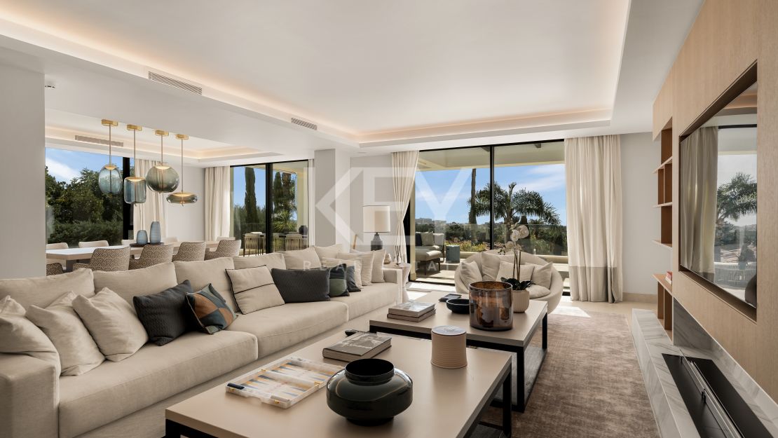 Contemporary Mediterranean Villa with Private Pool and Landscaped Gardens in El Paraíso
