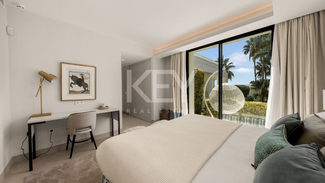 Contemporary Mediterranean Villa with Private Pool and Landscaped Gardens in El Paraíso