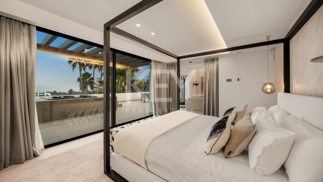 Contemporary Mediterranean Villa with Private Pool and Landscaped Gardens in El Paraíso