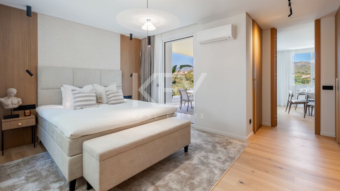 Fully Renovated Luxury Penthouse with Sea Views in Los Monteros, Marbella East